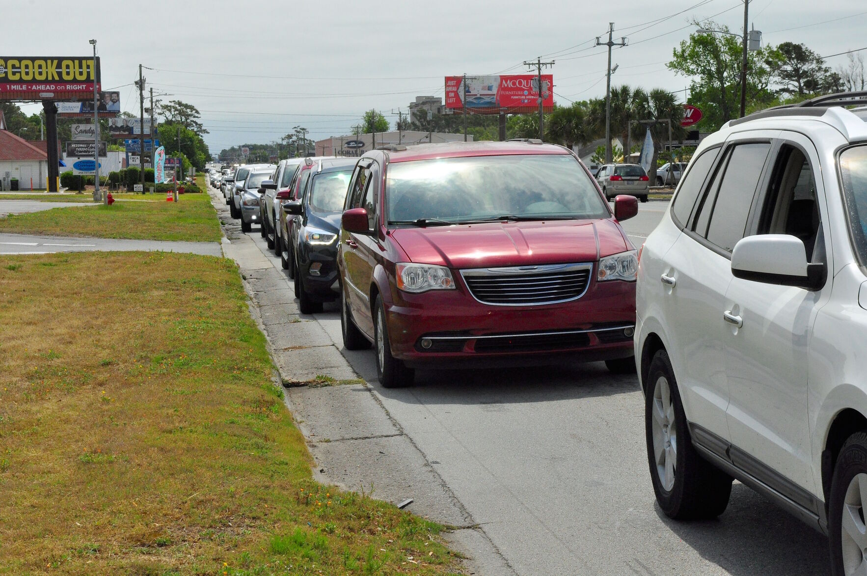 Fearing widespread shortage, consumers rush to the pump as area gas station try and keep up